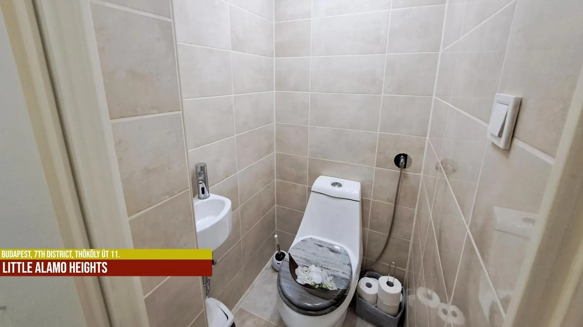 Little Americas Alamo Heights Apartment Budapest
